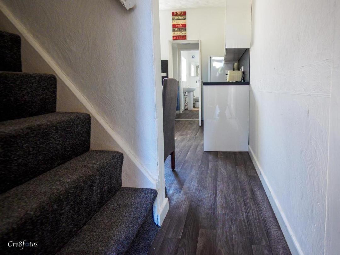 12 Cornwallis Lodge Family Room 1 Stoke-on-Trent Экстерьер фото